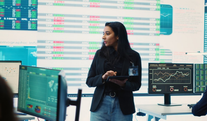 How Women Can Start Stock Trading in 2026